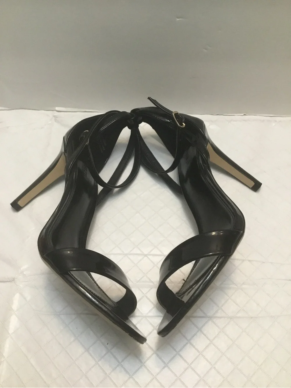 Forever 21 Black Patent Ankle Strap Heels Open Toe Glossy Size 6.5 Like New - Picture 8 of 13